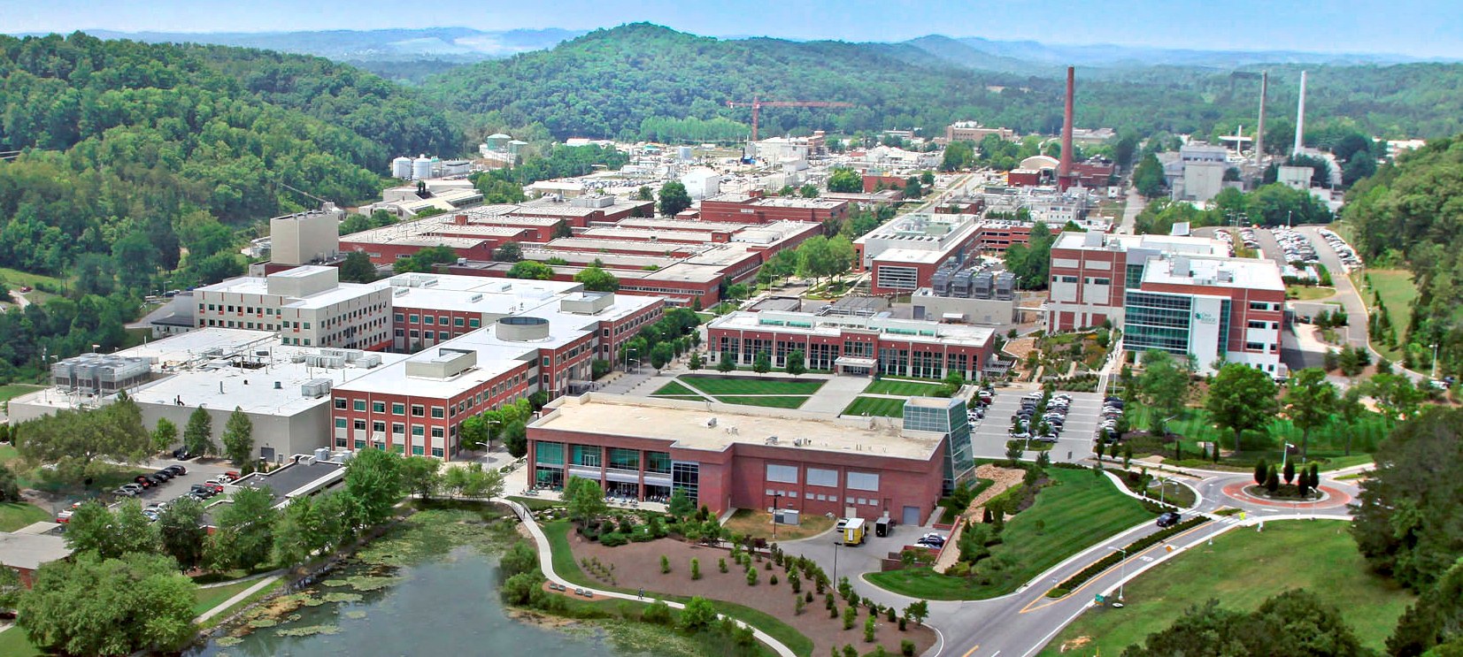 DOE Seeks Business Partners for Nuclear-Powered AI Campuses in Tennessee